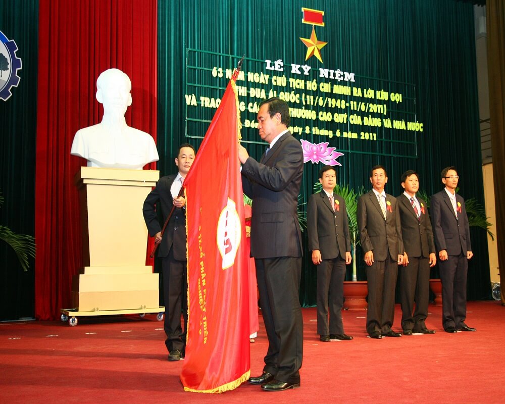 NHAN HUAN CHUONG LAO DONG HANG I_2
